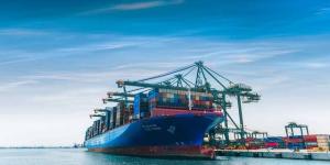 عدد
      الحاويات
      بميناء
      الملك
      عبدالعزيز
      بالدمام
      يرتفع
      37.4%
      في
      النصف
      الأول
      2024